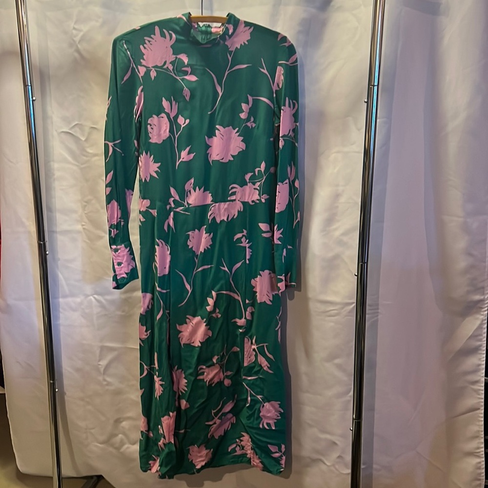 Long sleeve H&M dress with button slit